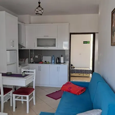 Azumiplaced * Sarandë