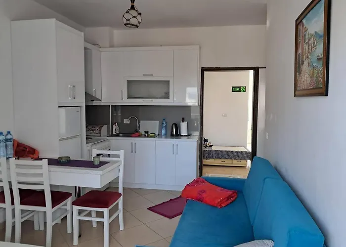 Azumiplaced * Sarandë